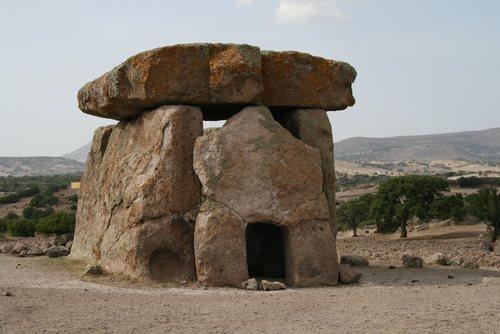 dolmen-sa-coccovada-mores